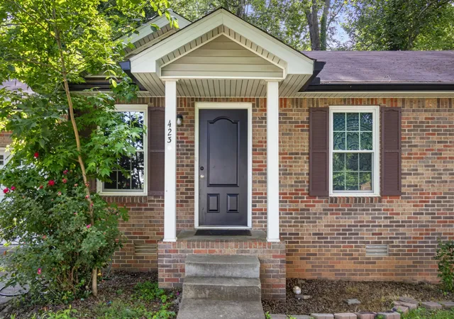 Photo 4 of Single family home for sale at 423 Donna Dr, Clarksville, TN 37042 | MLS# 3251873 | Listing updated on 2026-08-20