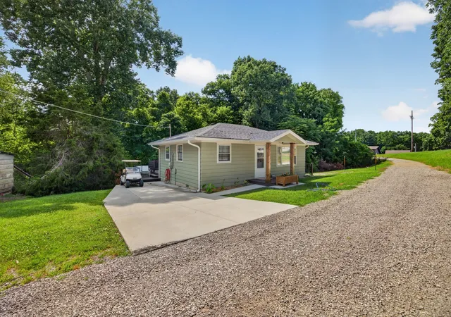 3rd image of 94 Cummins Ct, Celina, TN 38551 | MLS# 3251880
