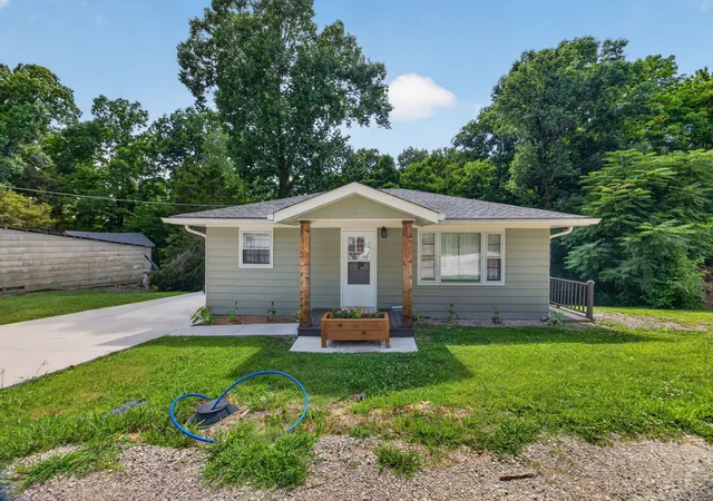 4th image of 94 Cummins Ct, Celina, TN 38551 | MLS# 3251880