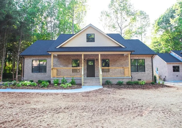 Homes for sale in Sparta, TN | 629 Crossvine Rd, Sparta, TN 38583 | MLS# 3251914