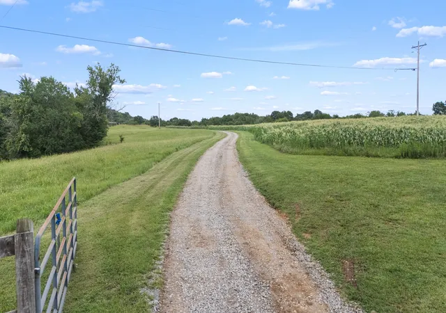 Photo 3 of Single family home for sale at 104 Hickerson Rd, Wartrace, TN 37183 | MLS# 3285550 | Listing updated on 2026-08-24