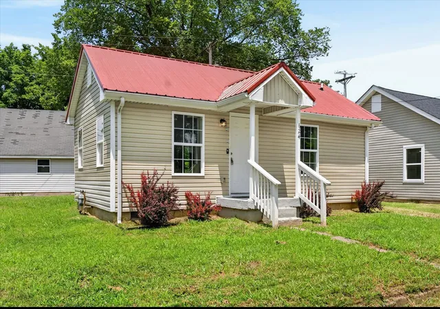 Homes for sale in Clarksville, TN | 624 Elder St, Clarksville, TN 37040 | MLS# 3256632