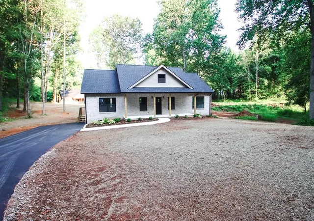 Homes for sale in Sparta, TN | 329 Webb Road, Sparta, TN 38583 | MLS# 3251945