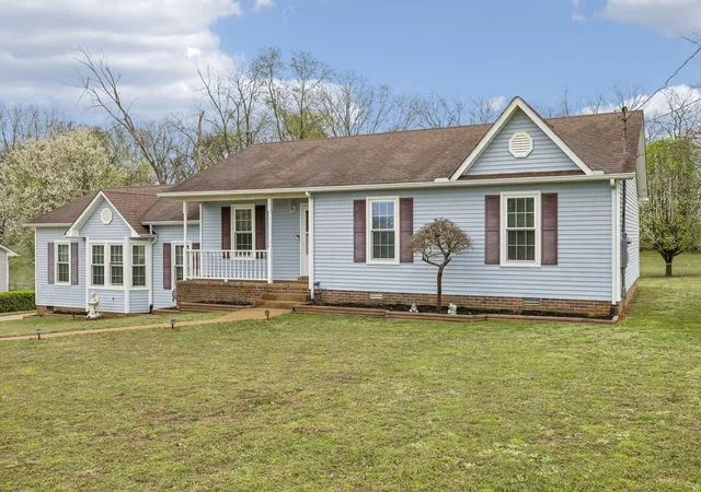 Photo 2 of Single family home for sale at 2531 Zion Rd, Columbia, TN 38401 | MLS# 3256191 | Listing updated on 2026-09-02