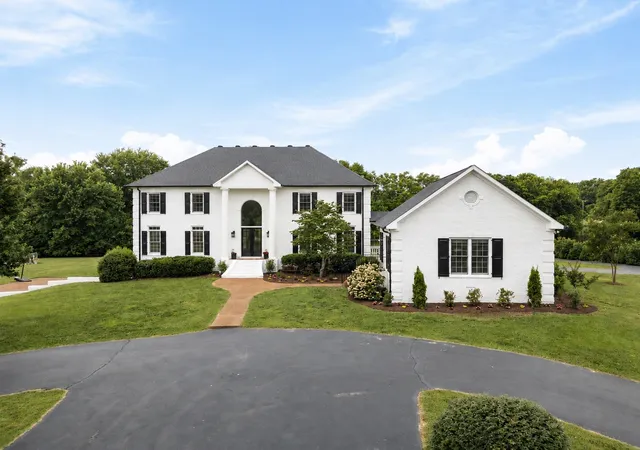 Photo 2 of Mansion for sale at 2620 Goose Crk By Pass, Franklin, TN 37064 | MLS# 3252020 | Listing updated on 2026-09-04