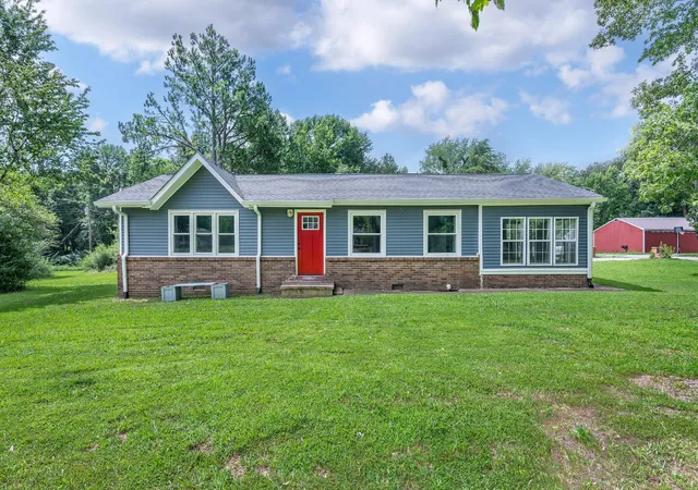 Photo 1 of Single family home for sale at 19 Ostewig Dr, Tennessee Ridge, TN 37178 | MLS# 3282350 | Listing updated on 2026-09-23