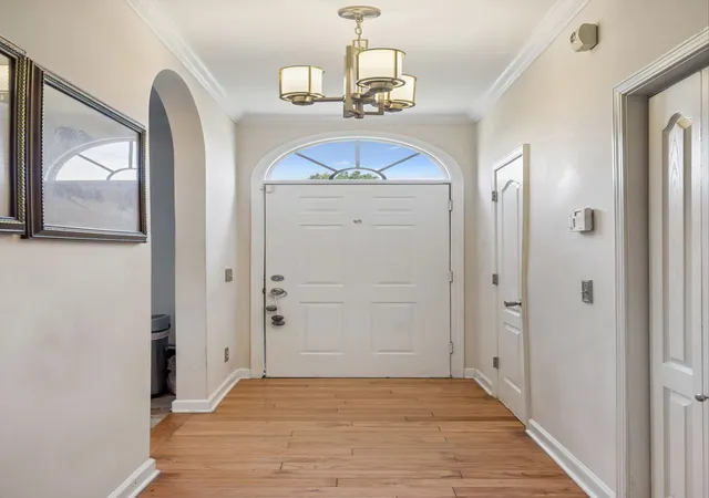 Photo 2 of Single family home for sale at 1905 28th Avenue N, Nashville, TN 37208 | MLS# 3256196 | Listing updated on 2026-08-20