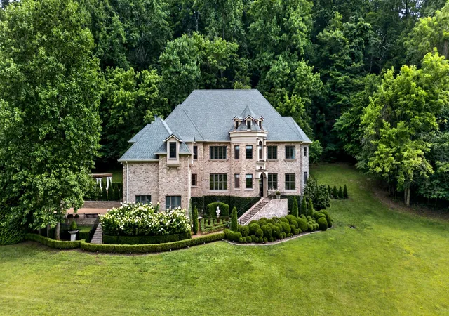 Photo 1 of Mansion for sale at 1060 Natchez Valley Ln, Franklin, TN 37064 | MLS# 3252029 | Listing updated on 2026-07-27