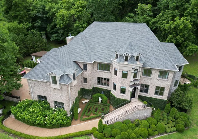 Photo 2 of Mansion for sale at 1060 Natchez Valley Ln, Franklin, TN 37064 | MLS# 3252029 | Listing updated on 2026-07-27