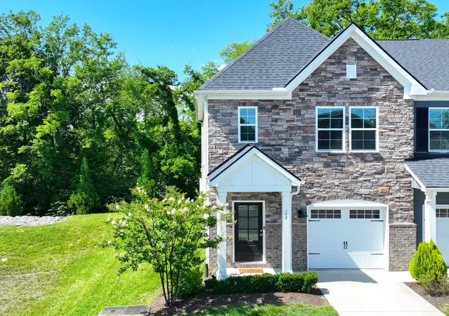 Photo 2 of Townhouse for sale at 174 Brighton Ln, Lebanon, TN 37090 | MLS# 3253458 | Listing updated on 2026-08-20