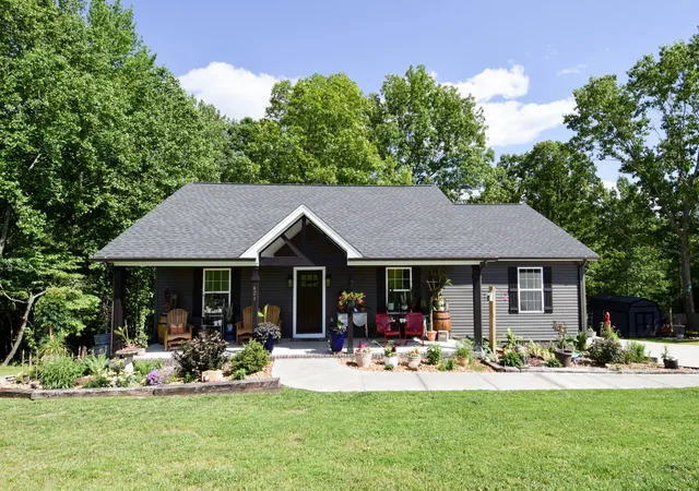 1st image of 421 Marlin Ln, Westmoreland, TN 37186 | MLS# 3252148