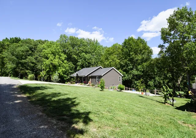 2nd image of 421 Marlin Ln, Westmoreland, TN 37186 | MLS# 3252148