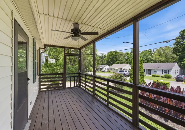 Homes for sale in Nashville, TN | 5615 Meadowcrest Ln, Nashville, TN 37209 | MLS# 3254912