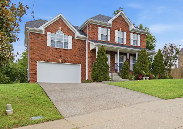 Homes for sale in Hendersonville, TN | 102 Bartlett Ln, Hendersonville, TN 37075 | MLS# 3255009