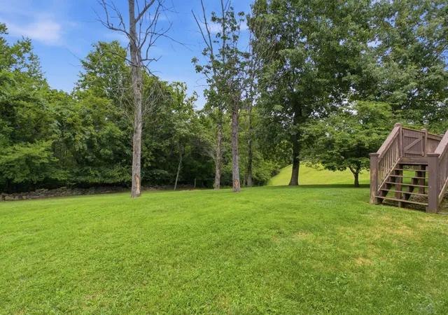 Homes for sale in Hendersonville, TN | 102 Bartlett Ln, Hendersonville, TN 37075 | MLS# 3255009