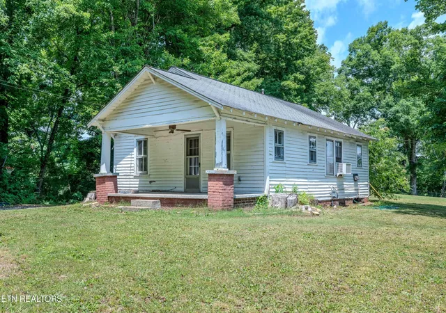1st image of 323 Lee Rd, Clinton, TN 37716 | MLS# 3509909