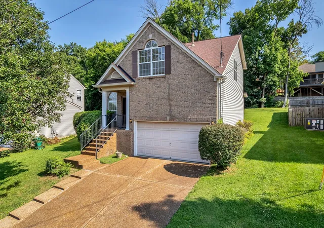 Photo 2 of Single family home for sale at 3704 Portsmouth Ct, Old Hickory, TN 37138 | MLS# 3254694 | Listing updated on 2026-10-01