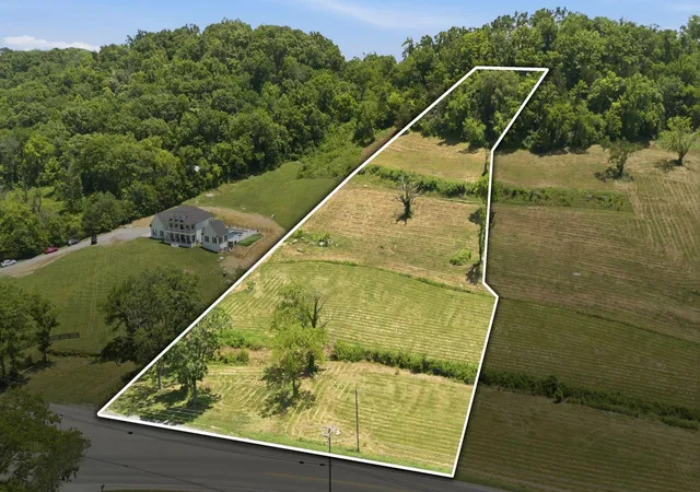 2nd image of 297 Old Carters Creek Pike, Franklin, TN 37064 | MLS# 3252109