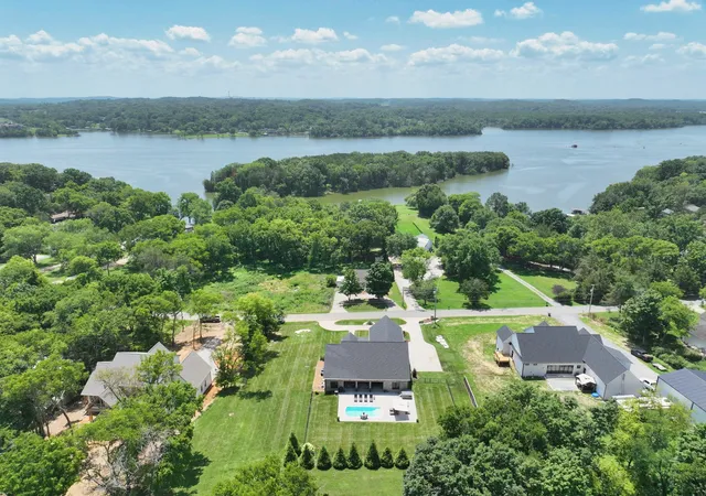 Homes for sale in Gallatin, TN | 335 Sunset Island Trl, Gallatin, TN 37066 | MLS# 3255393