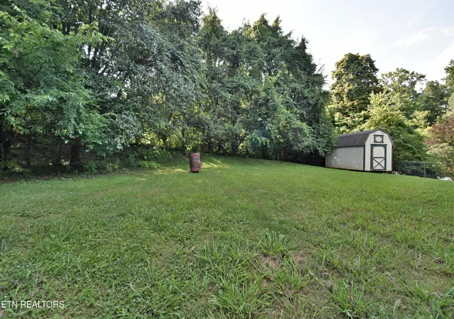 Photo 3 of Single family home for sale at 309 Perry Ln, Seymour, TN 37865 | MLS# 3544527 | Listing updated on 2026-09-29