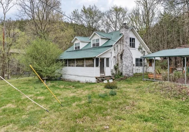 Homes for sale in Gainesboro, TN | 416 Hix Hollow Rd, Gainesboro, TN 38562 | MLS# 3256561