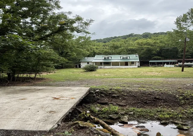 1st image of 416 Hix Hollow Rd, Gainesboro, TN 38562 | MLS# 3256561