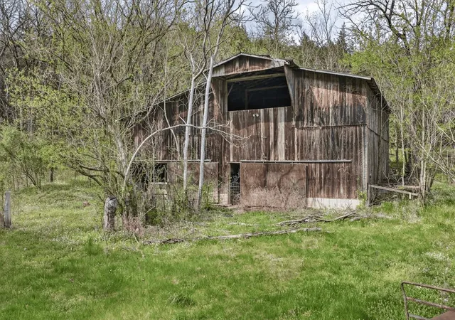 Photo 3 of Single family home for sale at 416 Hix Holw Rd, Gainesboro, TN 38562 | MLS# 3256561 | Listing updated on 2026-09-02