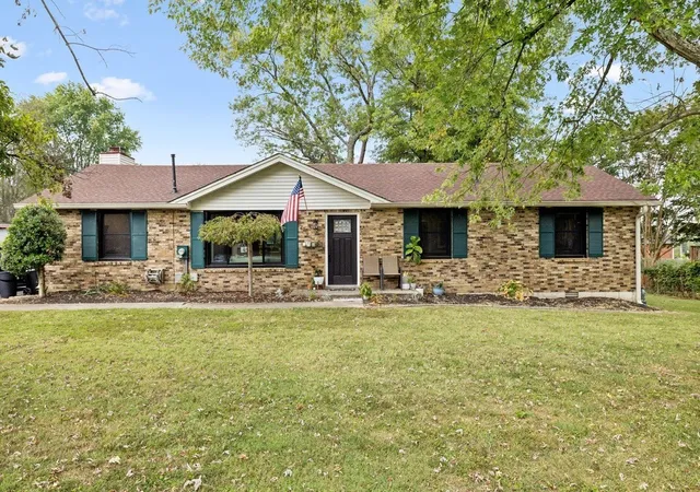 Homes for sale in Greenbrier, TN | 2210 Lynwood Dr, Greenbrier, TN 37073 | MLS# 3253639