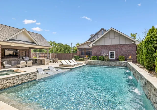 Photo 2 of Single family home for sale at 4601 Granny White Pike, Nashville, TN 37220 | MLS# 3264233 | Listing updated on 2026-08-27