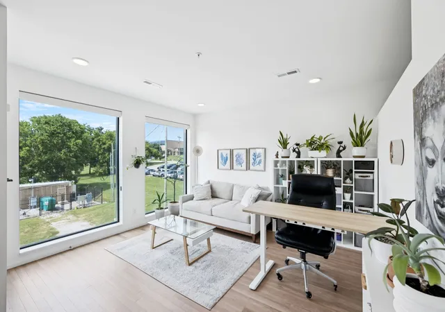 2nd image of 806 Olympic St #303, Nashville, TN 37203 | MLS# 3256163