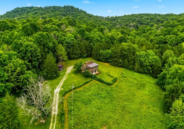Homes for sale in Watertown, TN | 427 Adams Rd, Watertown, TN 37184 | MLS# 3262675