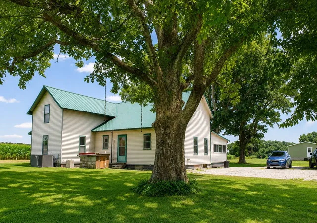 Photo 2 of Single family home for sale at 260 Campbellsville Pike, Ethridge, TN 38456 | MLS# 3262902 | Listing updated on 2026-08-20