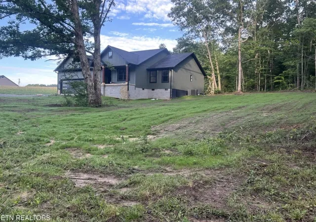 Homes for sale in Jamestown, TN | 228 Georgee Rd, Jamestown, TN 38556 | MLS# 3253497