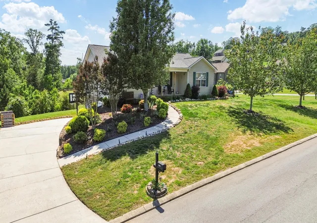 Photo 3 of Single family home for sale at 135 Timberdale Trl Se, Cleveland, TN 37323 | MLS# 3253490 | Listing updated on 2026-09-24