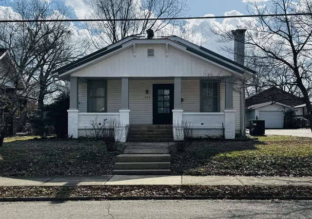 Homes for sale in Paris, TN | 321 Walnut St, Paris, TN 38242 | MLS# 3253500