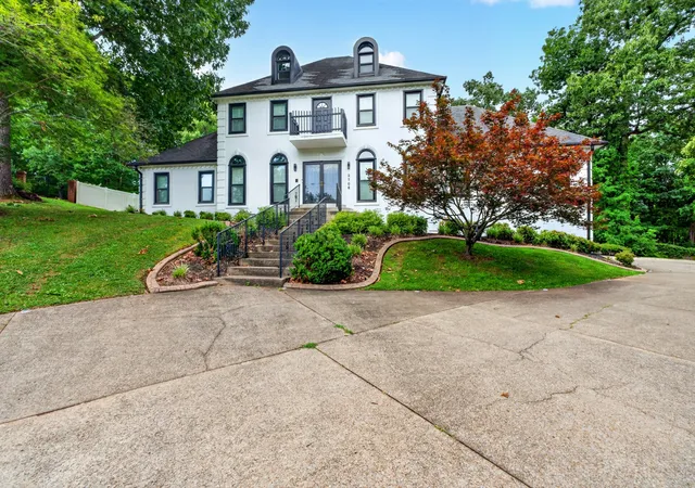 Homes for sale in Clarksville, TN | 2706 Wakefield Dr, Clarksville, TN 37043 | MLS# 3253548