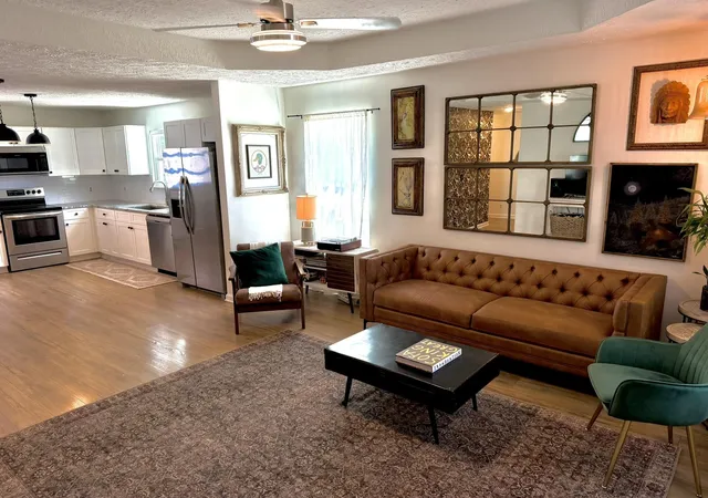 Photo 3 of Sale Pending at 2525 Slaydon Dr, Nashville, TN 37207 | MLS# 3253569 | Listing updated on 2026-09-23