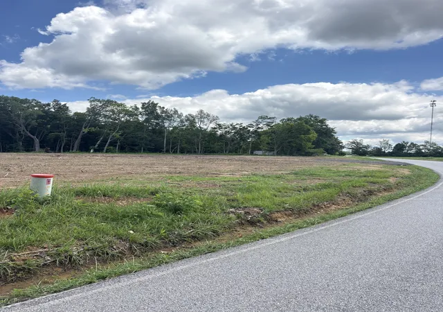 1st image of 0 Days Rd, Lafayette, TN 37083 | MLS# 3253582