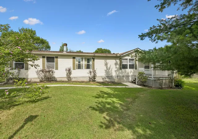 1st image of 1422 Dove Ln, Springfield, TN 37172 | MLS# 3255585