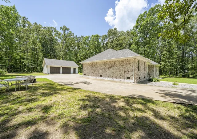 Homes for sale in Savannah, TN | 330 Robin Hood Loop, Savannah, TN 38372 | MLS# 3253619