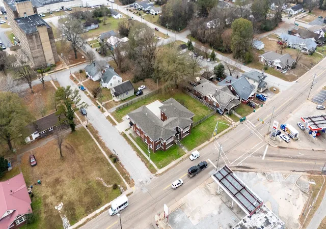 2nd image of 236 Airways Blvd, Jackson, TN 38301