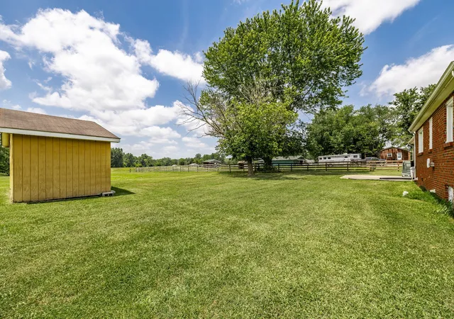Homes for sale in Springfield, TN | 2952 Hwy 41 S, Springfield, TN 37172 | MLS# 3260590