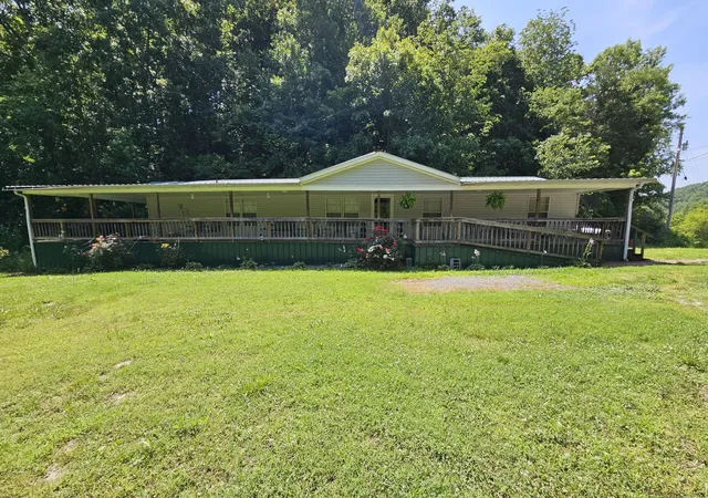 Homes for sale in Whitleyville, TN | 1142 Trace Creek Rd, Whitleyville, TN 38588 | MLS# 3261121