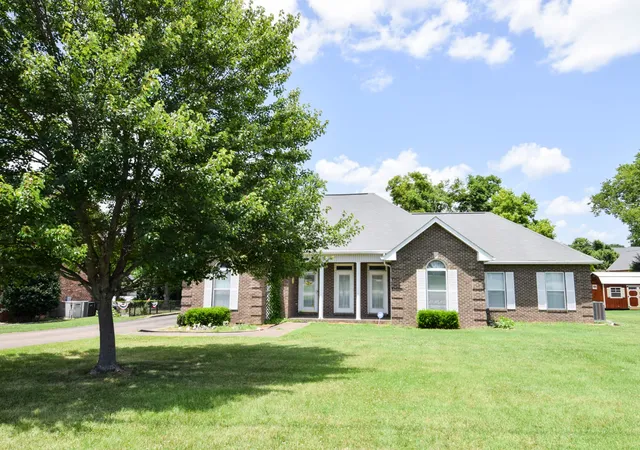 Photo 1 of Single family home for sale at 134 Stonehouse Dr, Gallatin, TN 37066 | MLS# 3255019 | Listing updated on 2026-08-28