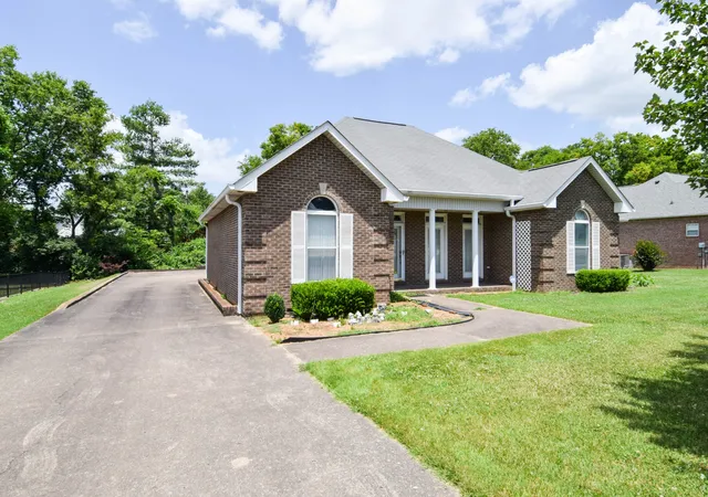 Photo 2 of Single family home for sale at 134 Stonehouse Dr, Gallatin, TN 37066 | MLS# 3255019 | Listing updated on 2026-08-28