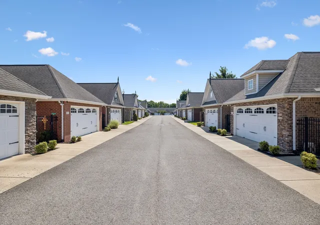 Photo 3 of Condo for sale at 395 Devon Chase Hl #1102, Gallatin, TN 37066 | MLS# 3306675 | Listing updated on 2026-09-29