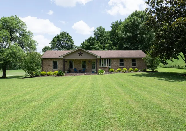 1st image of 830 New Shackle Island Rd, Hendersonville, TN 37075 | MLS# 3269456