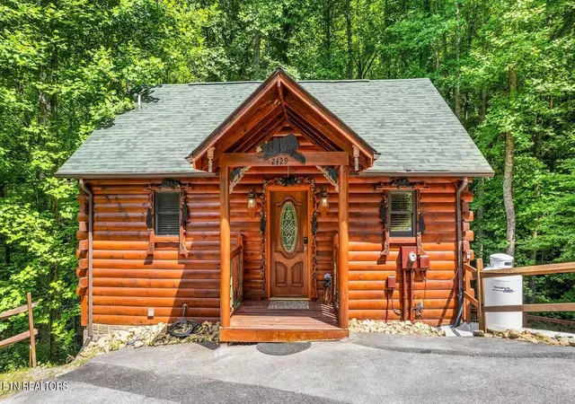 Photo 4 of Single family home for sale at 2429 Shady Crk Way, Sevierville, TN 37862 | MLS# 3302053 | Listing updated on 2026-09-04