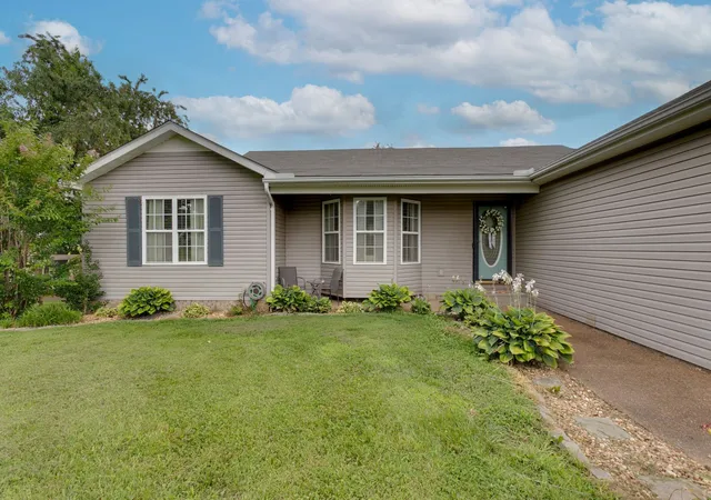 Homes for sale in Bon Aqua, TN | 6003 Hill Cir, Bon Aqua, TN 37025 | MLS# 3255141