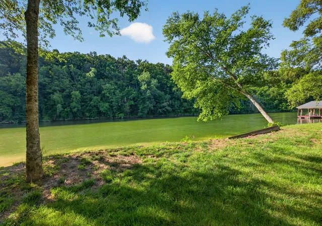 Homes for sale in Sparta, TN | 415 River Oaks Dr, Sparta, TN 38583 | MLS# 3255060